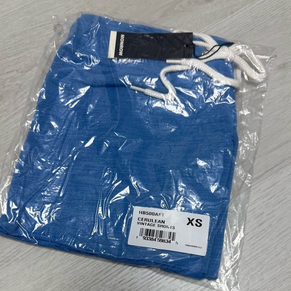 Monrow Super Soft Vintage Sweatshorts in Cerulean. - Picture 8 of 9